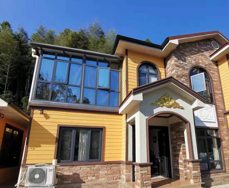 Can light steel villas be customized in 