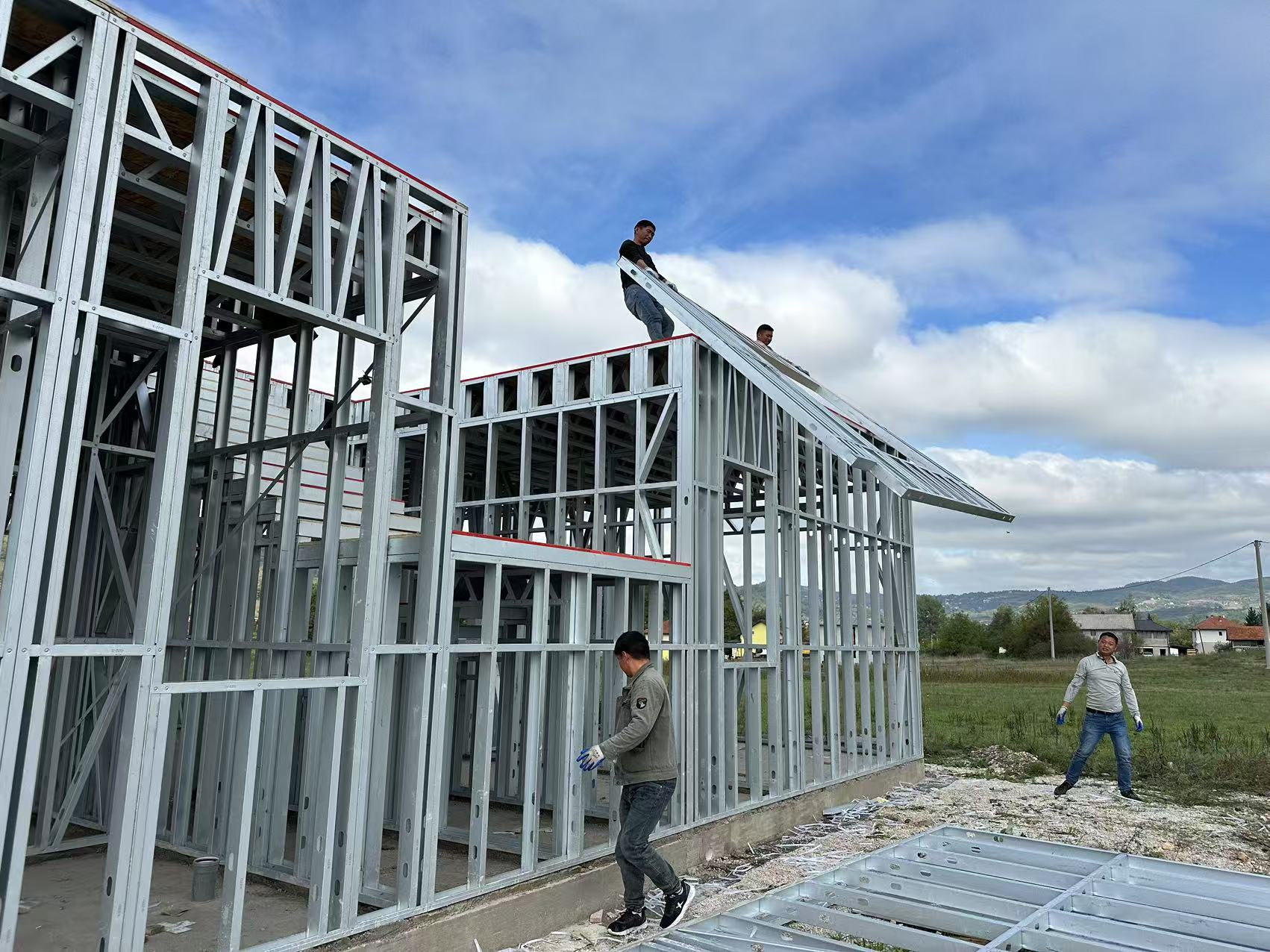 自行組裝輕鋼別墅合法嗎？一文帶你了解法律風險與合規(guī)要求